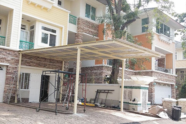 17-metal-sheet-awningBDEC612D-CDD6-D8FA-47B0-EBB642219636.jpg