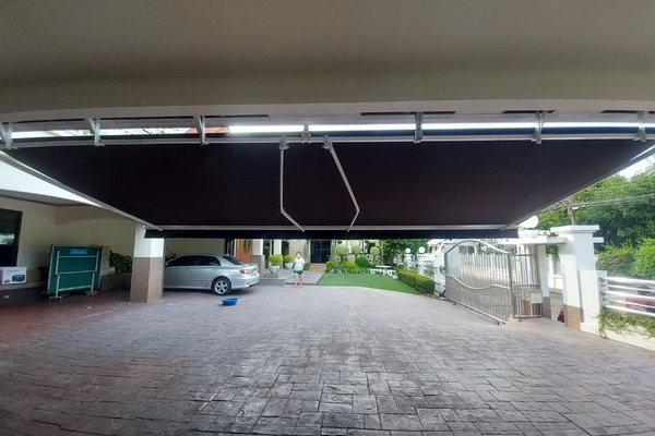 retractable-awnings001-118D2D391B-D68E-BDC9-CD38-67BDEE485692.jpg