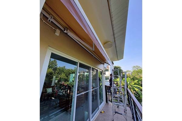 retractable-awnings001-2C2F886F5-F242-90B1-80C5-DE7DDAD8D879.jpg